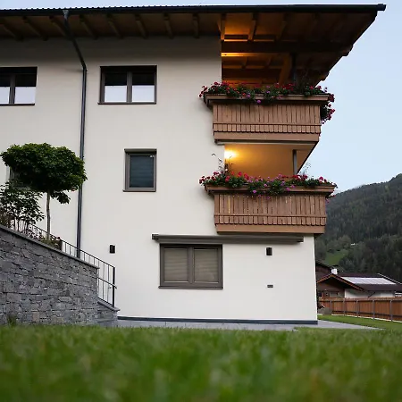 Berg' & Bluamen Stubai *