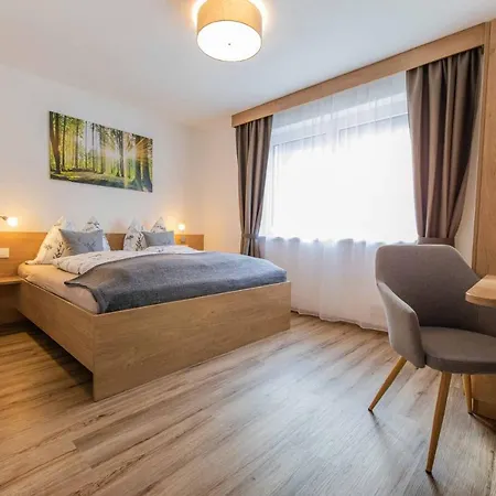 Berg' & Bluamen Stubai Apartman *