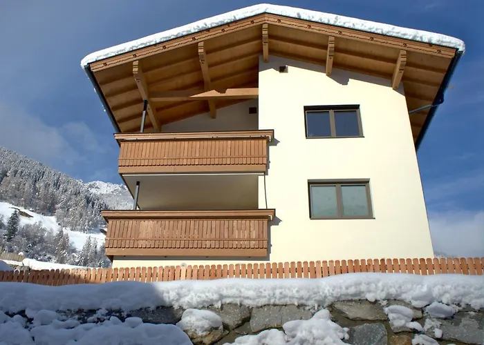 Berg' & Bluamen Stubai Нойштифт-им-Штубайталь