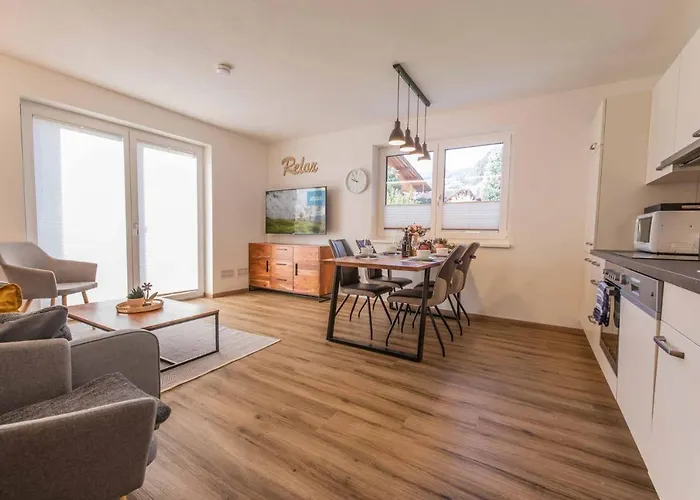 Berg' & Bluamen Stubai * Нойштифт-им-Штубайталь