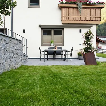 Berg' & Bluamen Stubai * Neustift im Stubaital